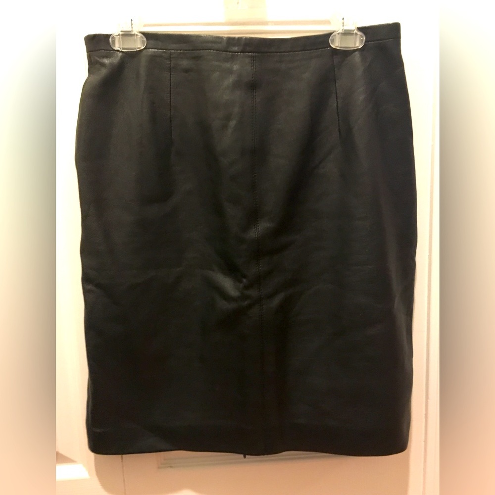 Anne Brooks Petite Sz12 BLACK LEATHER SKIRT ADJUSTABLE BACK SLIT NICE very soft